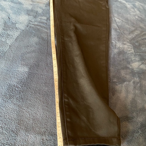 Bootlegger Cropped Black Jeans - Picture 6 of 9